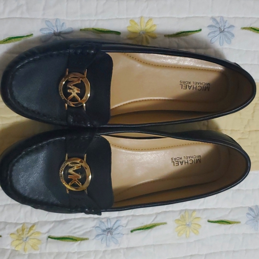 Michael Kors brand new in box size 6 black